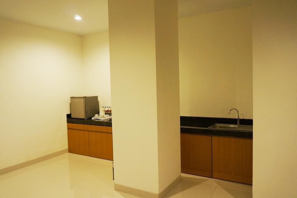 Ameera Hotel Pekanbaru Ngoại thất bức ảnh