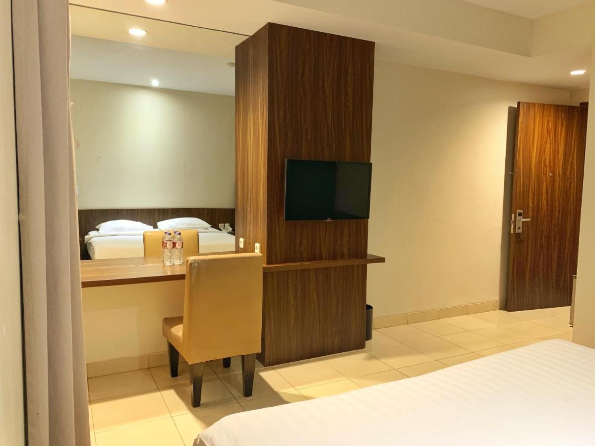Ameera Hotel Pekanbaru Ngoại thất bức ảnh