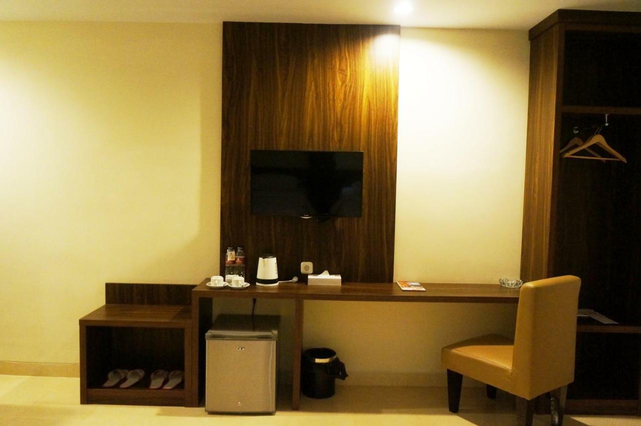 Ameera Hotel Pekanbaru Ngoại thất bức ảnh